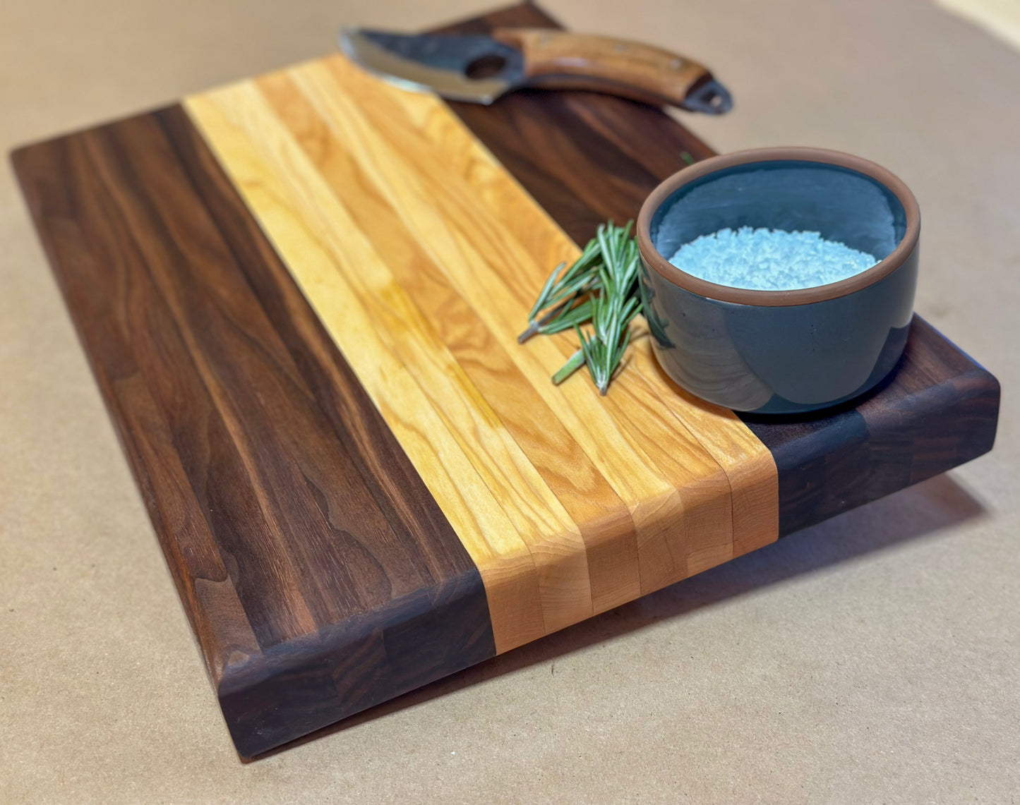 Cutting Board - Hefty Walnut / Maple Classic (1 3/4 x 11 1/2 x 15 3/4)